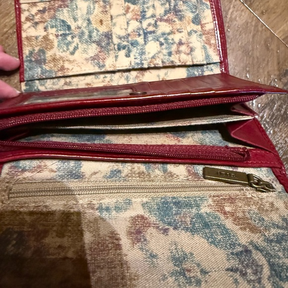 Hobo Continental Leather Wallet - Picture 4 of 7